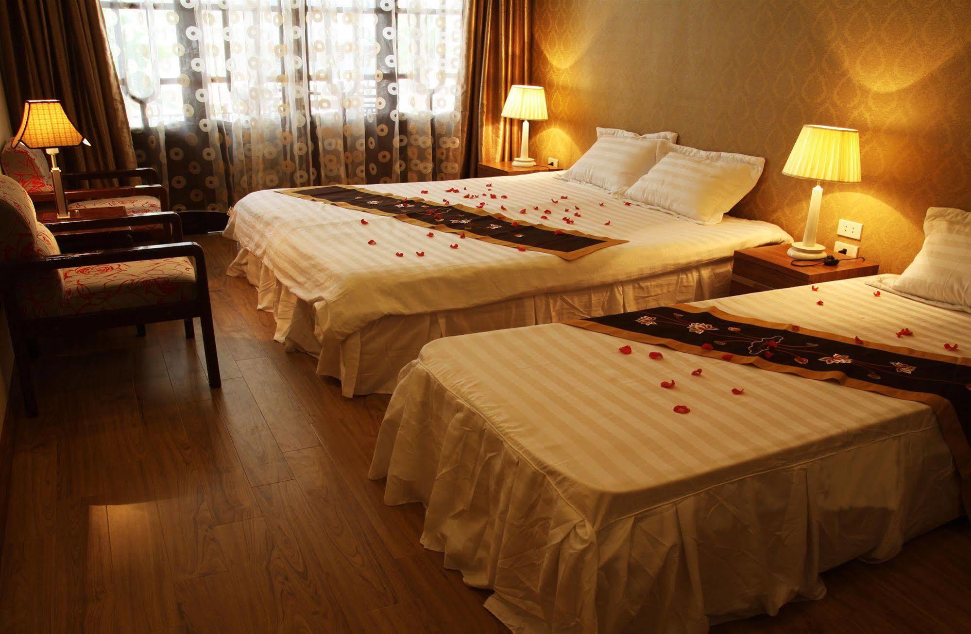 Real Vietnam Hotel Hanoi Bagian luar foto